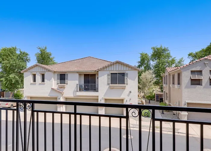 Relax Poolside, Explore South Mtn! Extended Escape *